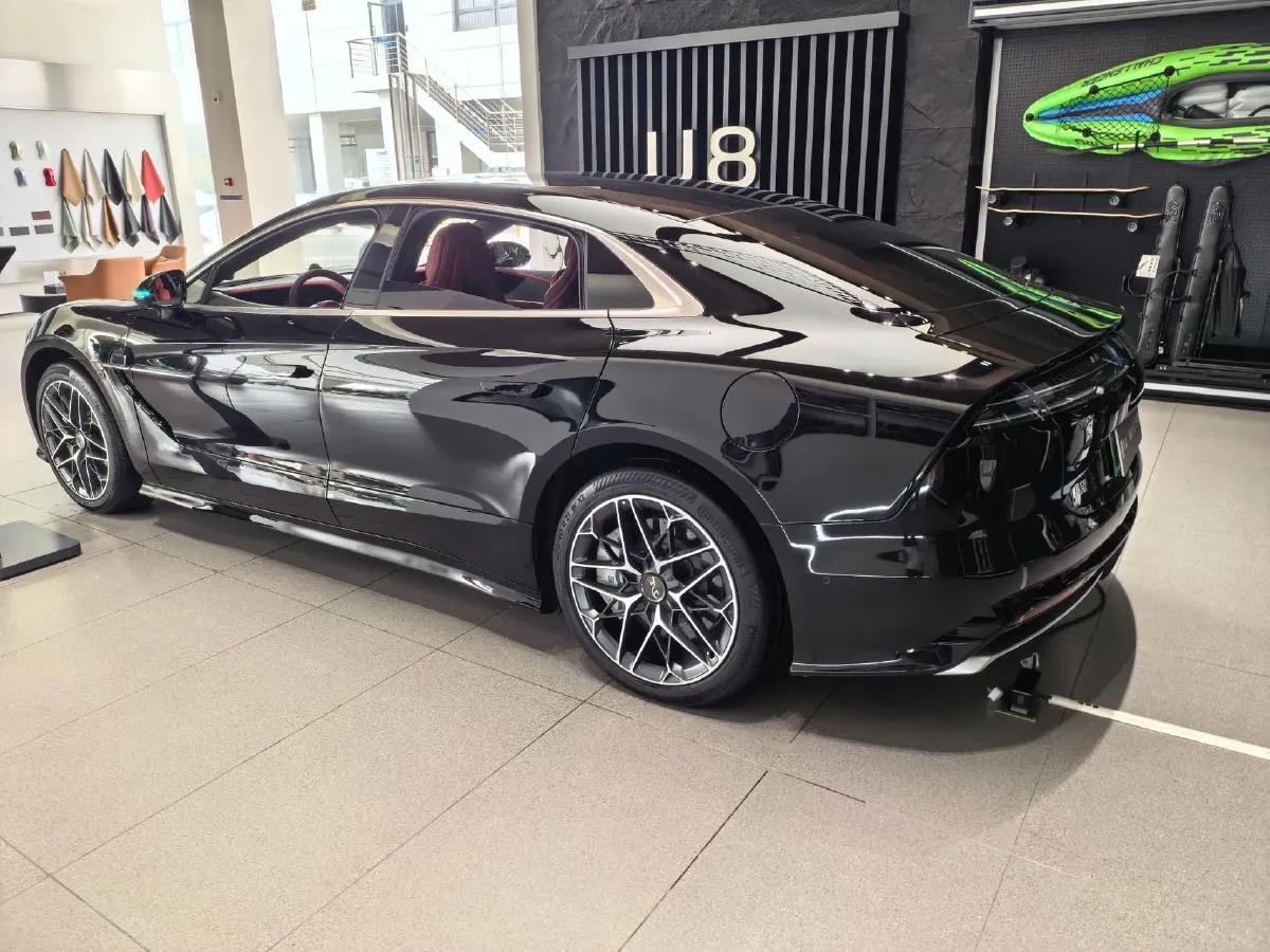 2025 YangWang U7 BEV 135.5KWH,autocango,china used car exporter,china ev exporter,chinese used car exporter,chinese used ev exporter