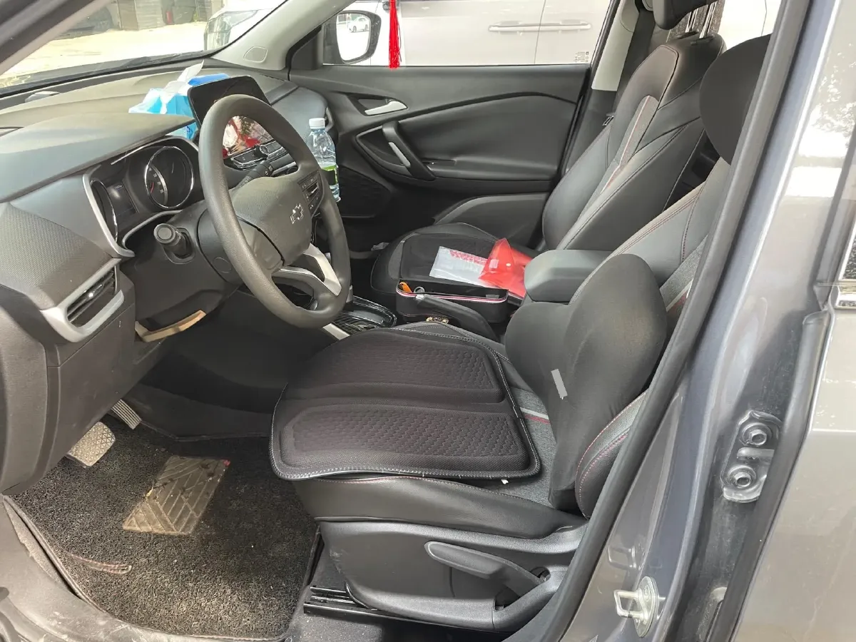 2020 Landwind RongYao 1.5T 163HP L4 7DCT,autocango,china used car exporter,china ev exporter,chinese used car exporter,chinese used ev exporter