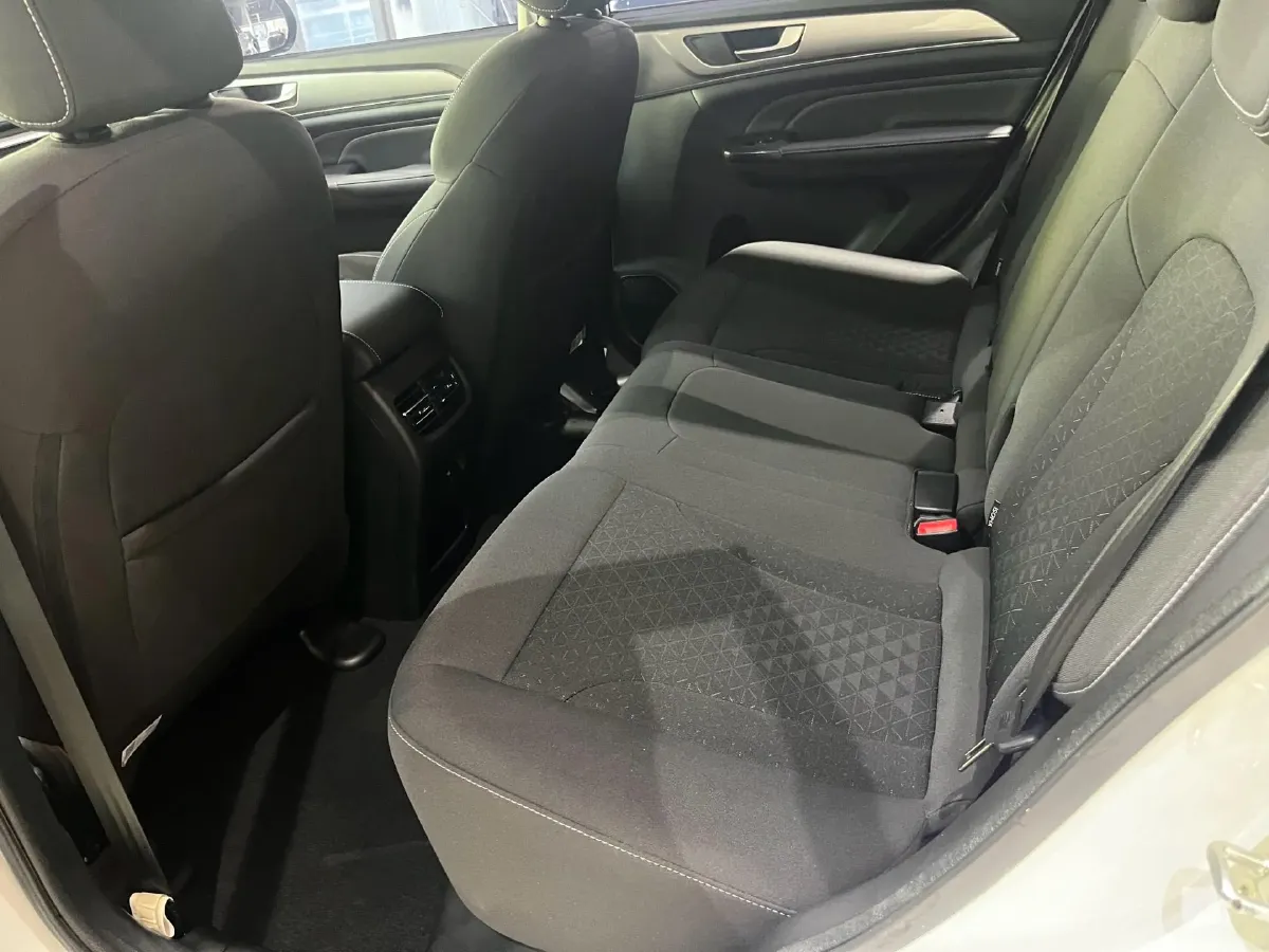 2021 Haval M6 1.5T 150HP L4 7DCT,autocango,china used car exporter,china ev exporter,chinese used car exporter,chinese used ev exporter