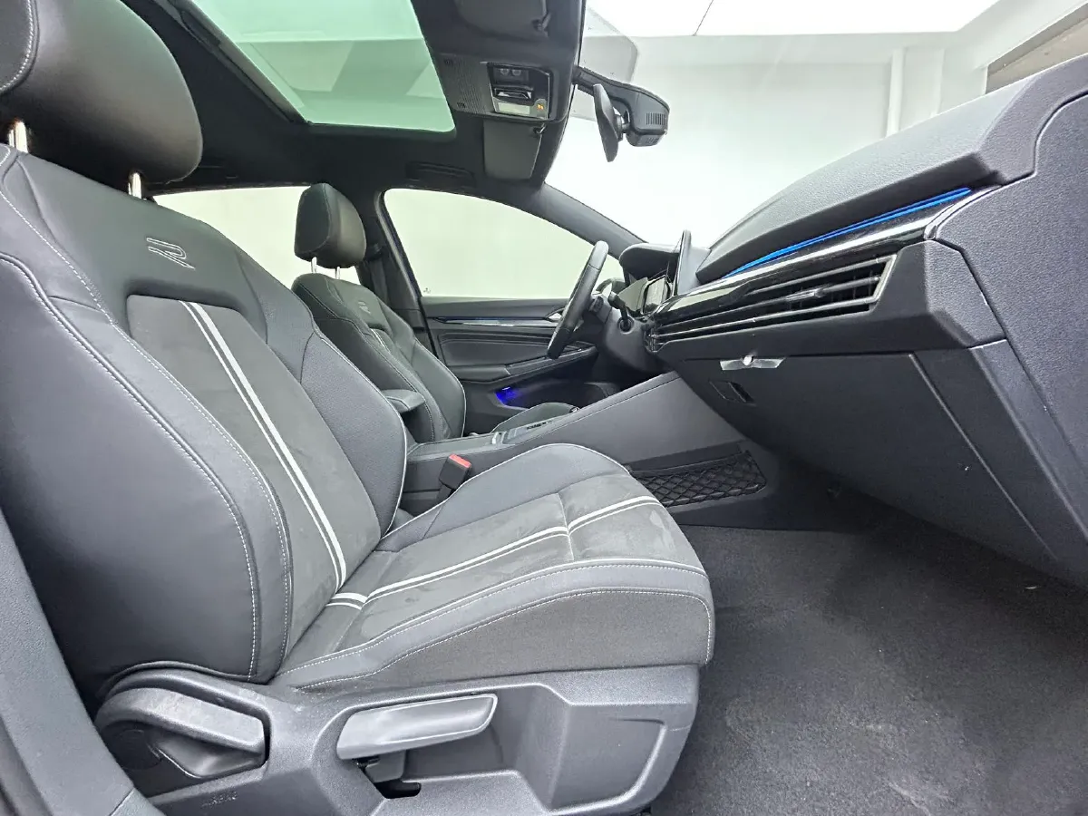 2023 Volkswagen Golf 1.4T 150HP L4 7DCT,autocango,china used car exporter,china ev exporter,chinese used car exporter,chinese used ev exporter