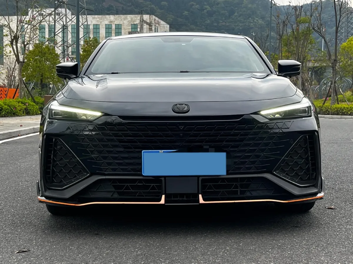 2023 ChangAn UNI-V 2.0T 233HP L4 8AT,autocango,china used car exporter,china ev exporter,chinese used car exporter,chinese used ev exporter