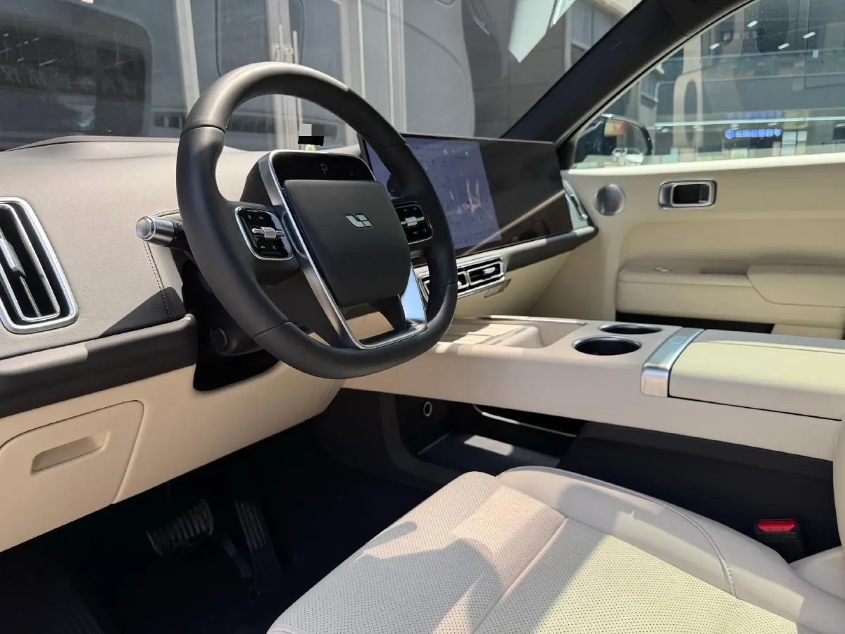 2024 Li L8 Range Extended 154HP REEV 42.8KWH,autocango,china used car exporter,china ev exporter,chinese used car exporter,chinese used ev exporter