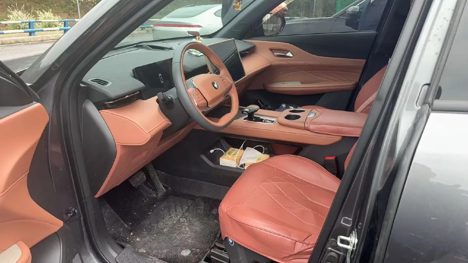 2024 ChangAn UNI-Z 1.5L 98HP L4 E-CVT PHEV 18.4KWH,autocango,china used car exporter,china ev exporter,chinese used car exporter,chinese used ev exporter