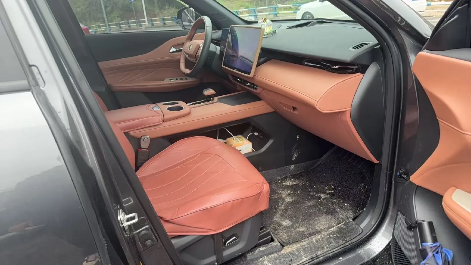 2024 ChangAn UNI-Z 1.5L 98HP L4 E-CVT PHEV 18.4KWH,autocango,china used car exporter,china ev exporter,chinese used car exporter,chinese used ev exporter