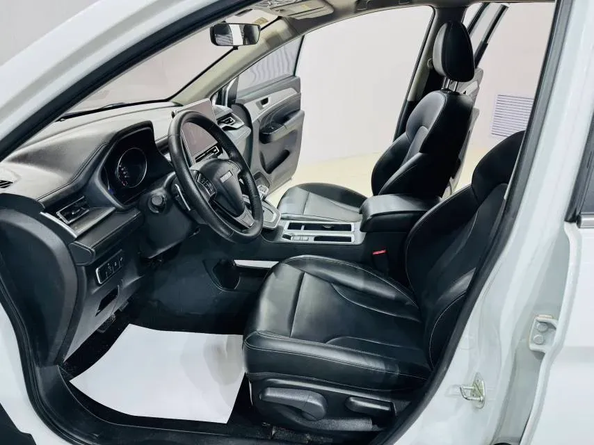 2021 Haval M6 1.5T 150HP L4 7DCT,autocango,china used car exporter,china ev exporter,chinese used car exporter,chinese used ev exporter