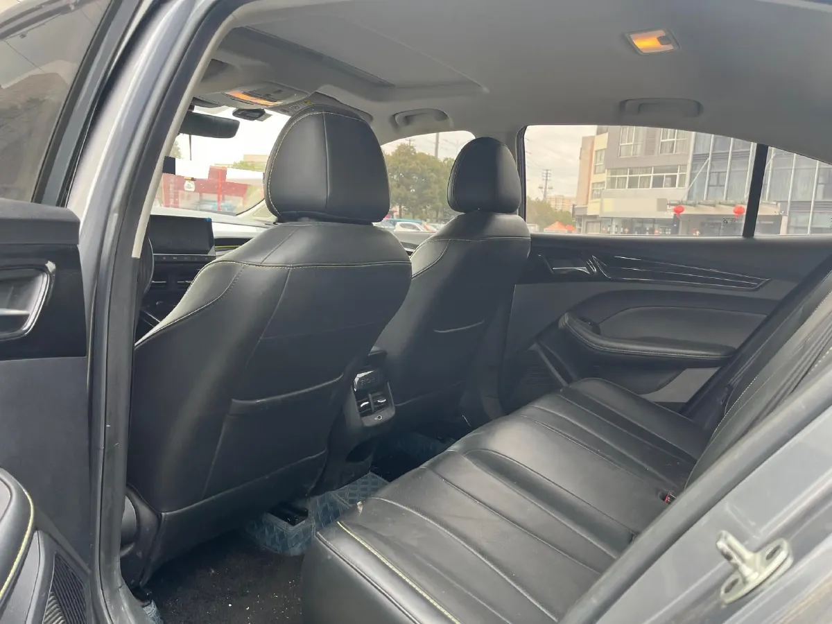 2021 Roewe i5 1.5L 120HP L4 CVT,autocango,china used car exporter,china ev exporter,chinese used car exporter,chinese used ev exporter