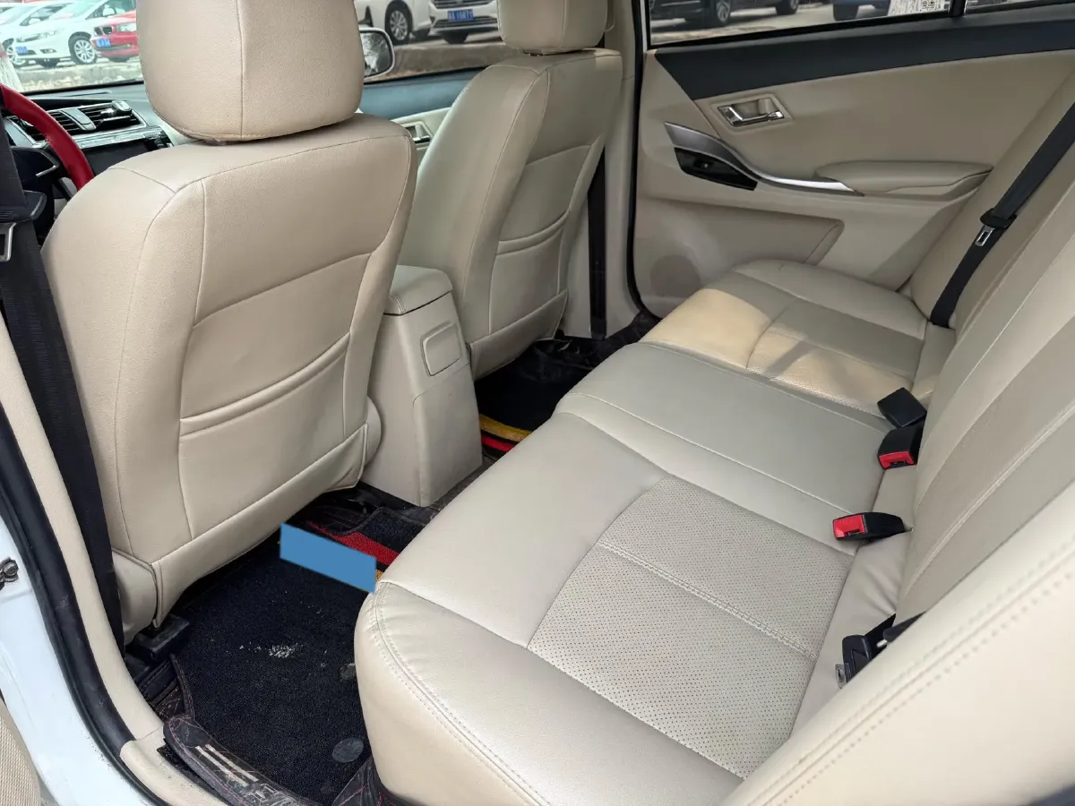 2016 Zotye Z300 1.5L 113HP L4 5MT,autocango,china used car exporter,china ev exporter,chinese used car exporter,chinese used ev exporter