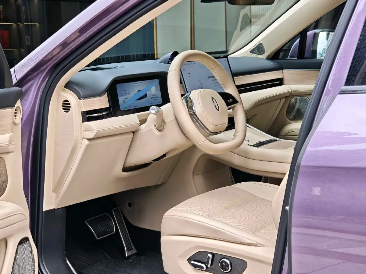 2025 AITO AITO M5 1.5T 152HP L4 REEV 42KWH,autocango,china used car exporter,china ev exporter,chinese used car exporter,chinese used ev exporter