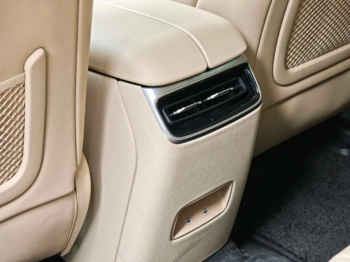 2025 AITO AITO M5 1.5T 152HP L4 REEV 42KWH,autocango,china used car exporter,china ev exporter,chinese used car exporter,chinese used ev exporter