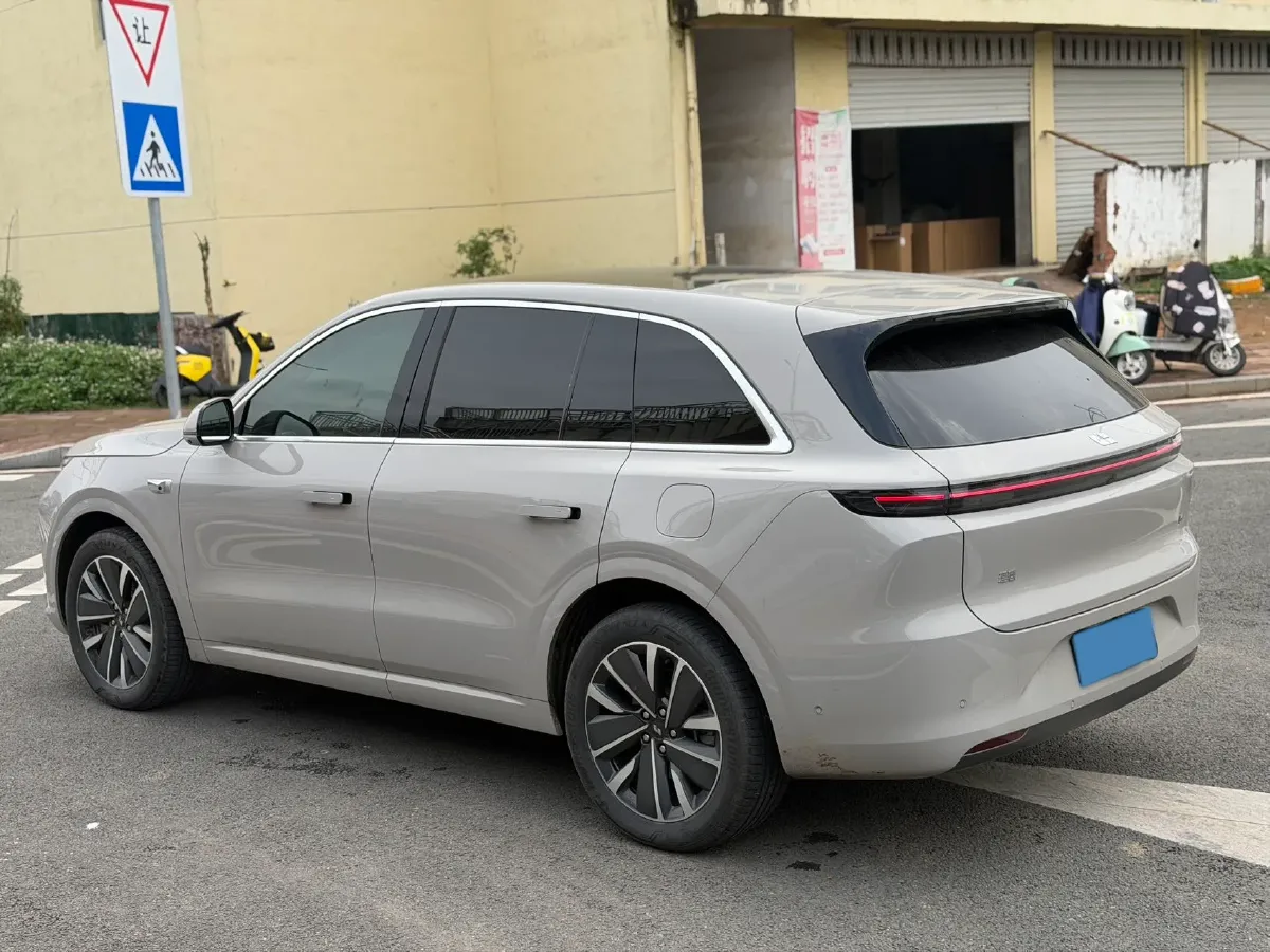 2024 Li L6 Range Extended 154HP L4 REEV 36.8KWH,autocango,china used car exporter,china ev exporter,chinese used car exporter,chinese used ev exporter