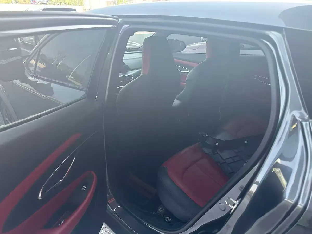 2020 ChangAn UNI-T 1.5T 180HP L4 7DCT,autocango,china used car exporter,china ev exporter,chinese used car exporter,chinese used ev exporter