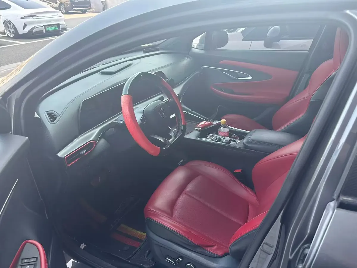 2020 ChangAn UNI-T 1.5T 180HP L4 7DCT,autocango,china used car exporter,china ev exporter,chinese used car exporter,chinese used ev exporter