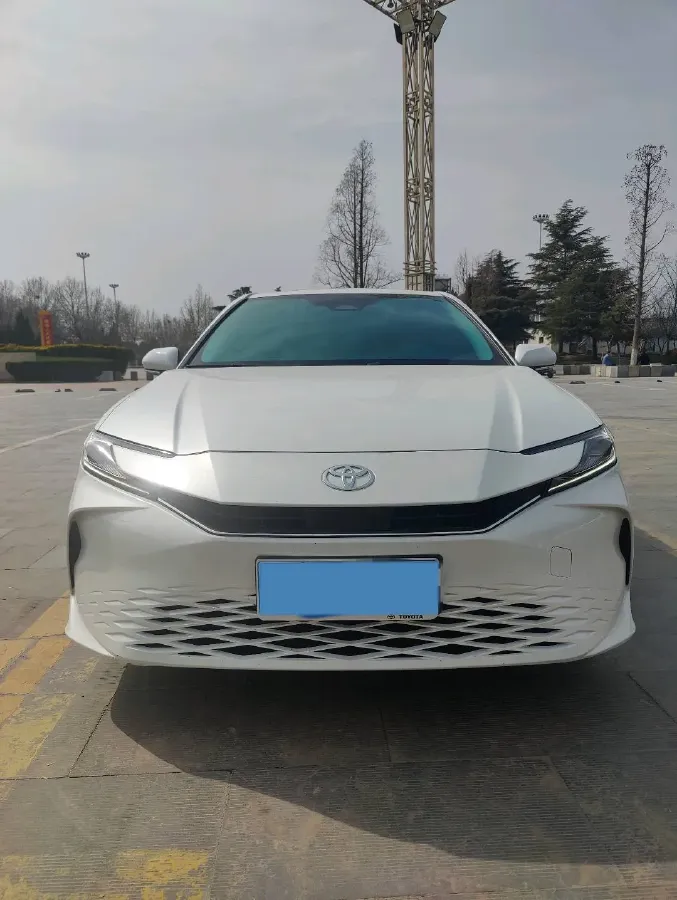 2024 Toyota Camry 2.0L 152HP L4 E-CVT Hybrid,autocango,china used car exporter,china ev exporter,chinese used car exporter,chinese used ev exporter