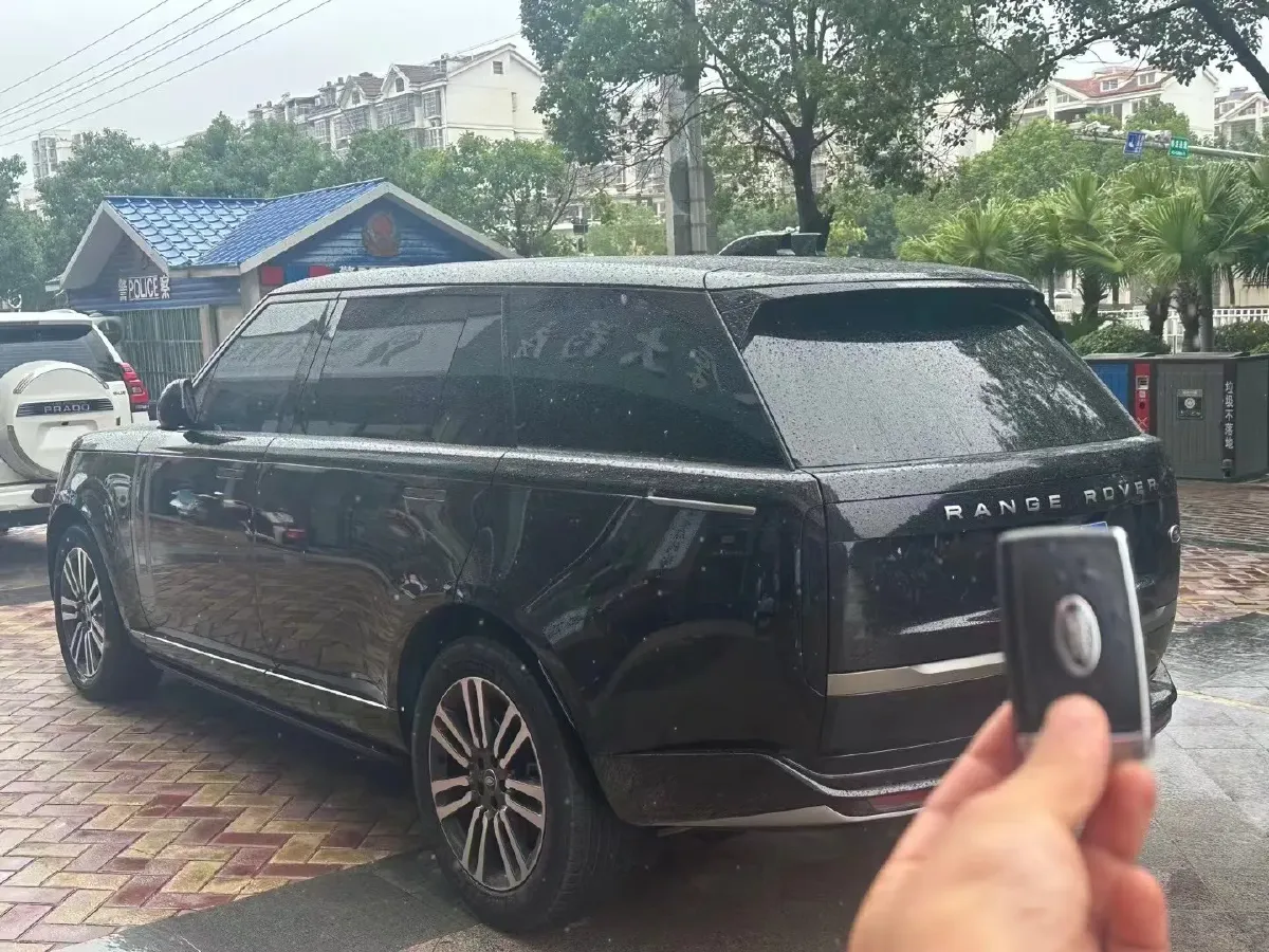 2024 Land Rover Range Rover 3.0T 400HP L6 8AT,autocango,china used car exporter,china ev exporter,chinese used car exporter,chinese used ev exporter