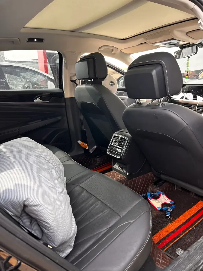 2024 Volkswagen Passat 2.0T 220HP L4 7DCT,autocango,china used car exporter,china ev exporter,chinese used car exporter,chinese used ev exporter