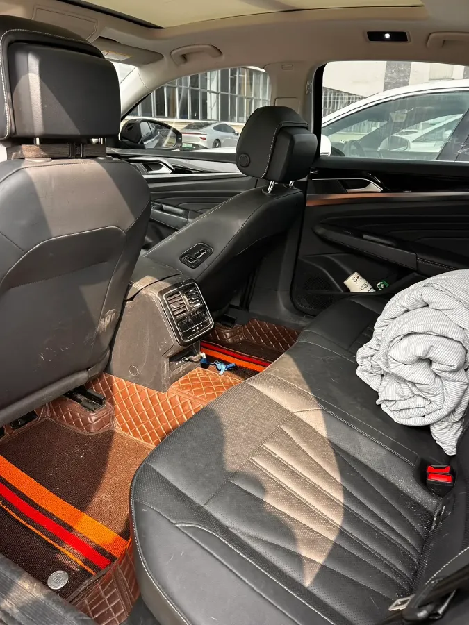 2024 Volkswagen Passat 2.0T 220HP L4 7DCT,autocango,china used car exporter,china ev exporter,chinese used car exporter,chinese used ev exporter