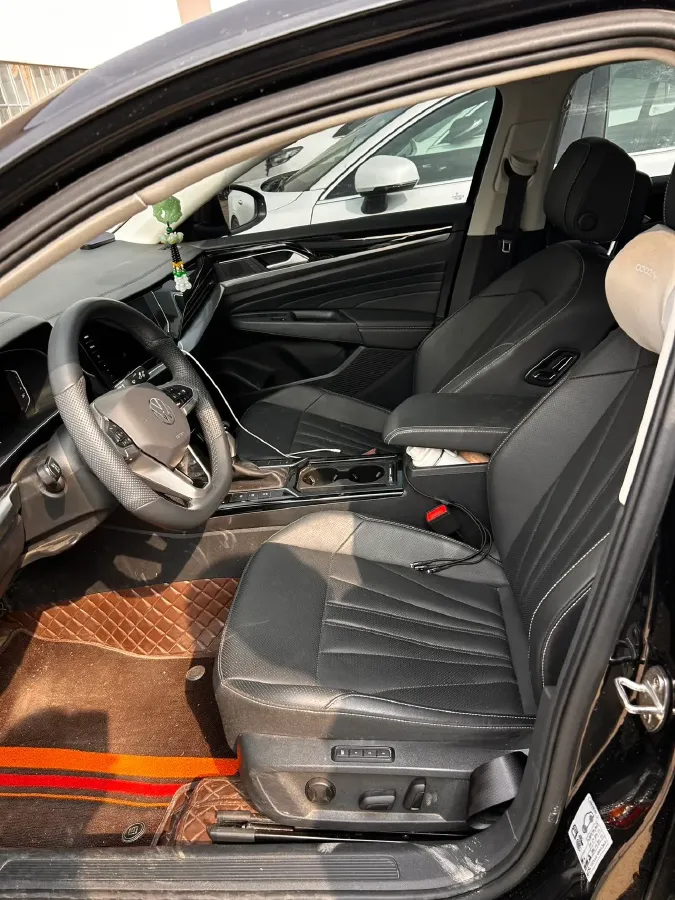 2024 Volkswagen Passat 2.0T 220HP L4 7DCT,autocango,china used car exporter,china ev exporter,chinese used car exporter,chinese used ev exporter