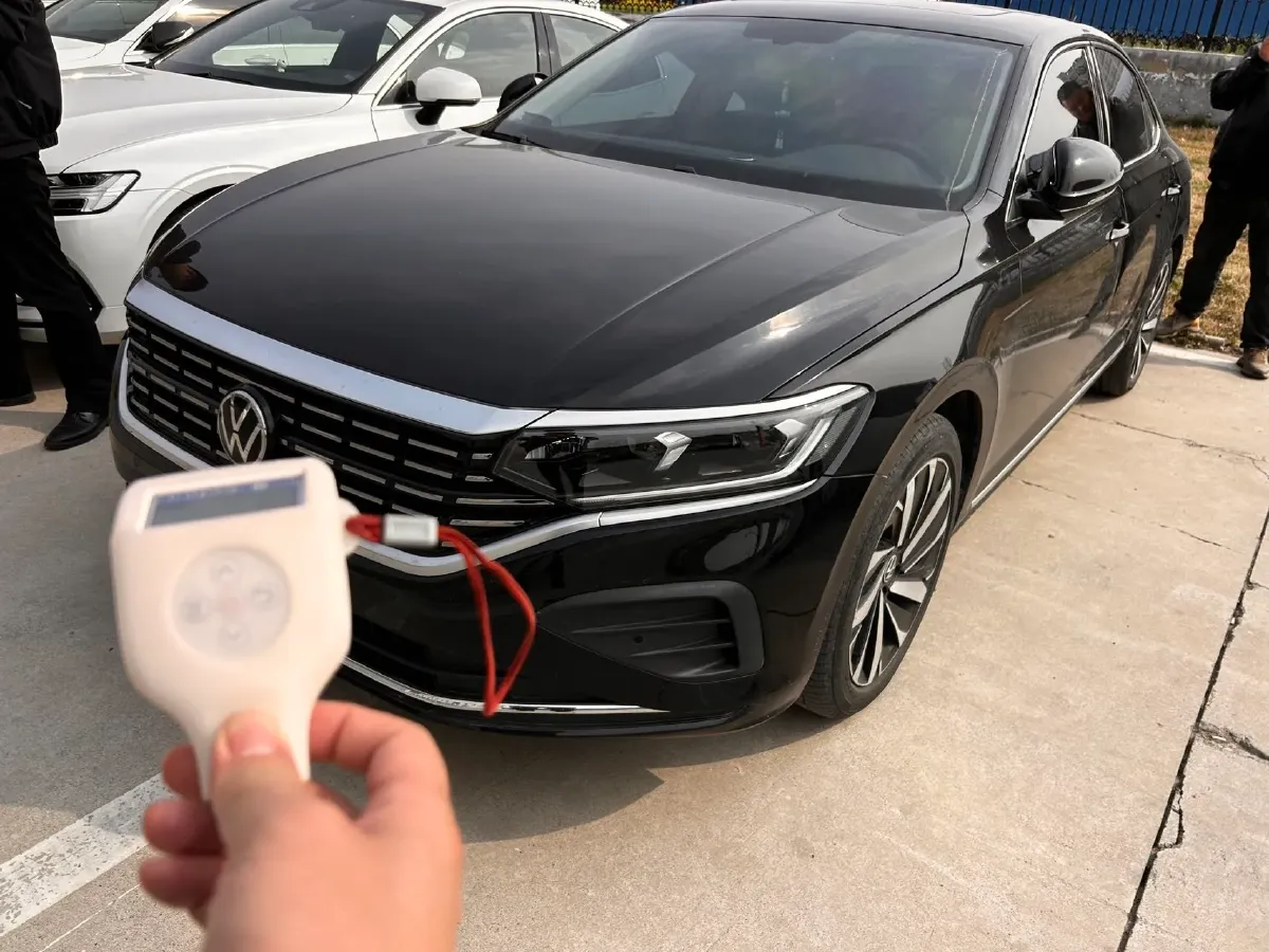 2024 Volkswagen Passat 2.0T 220HP L4 7DCT,autocango,china used car exporter,china ev exporter,chinese used car exporter,chinese used ev exporter