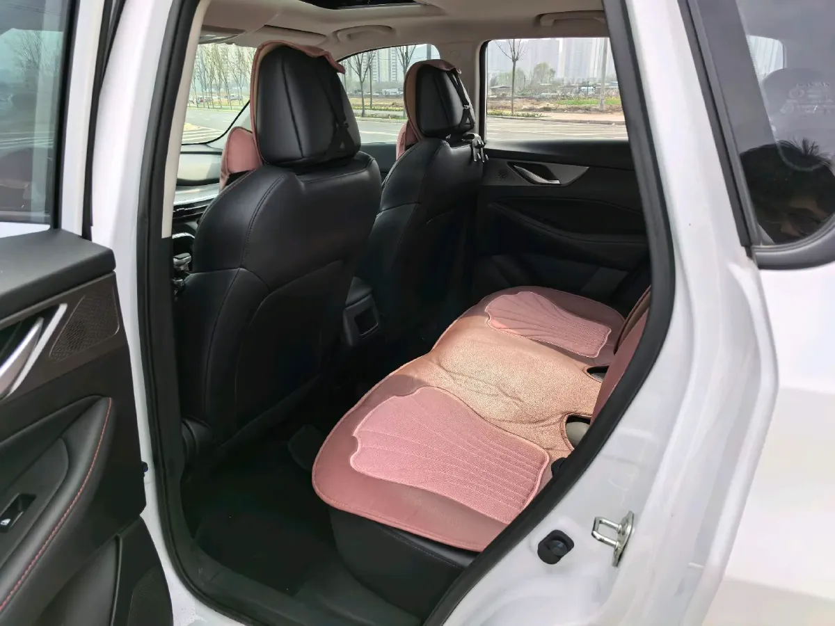 2023 ChangAn CS35 Plus 1.4T 160HP L4 7DCT,autocango,china used car exporter,china ev exporter,chinese used car exporter,chinese used ev exporter