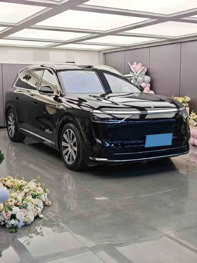 2025 AITO AITO M8 REEV 160HP REEV 53.4KWH,autocango,china used car exporter,china ev exporter,chinese used car exporter,chinese used ev exporter