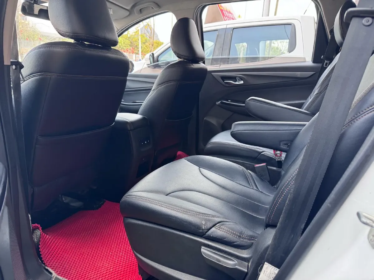 2019 BaoJun 730 1.5T 150HP L4 6MT,autocango,china used car exporter,china ev exporter,chinese used car exporter,chinese used ev exporter