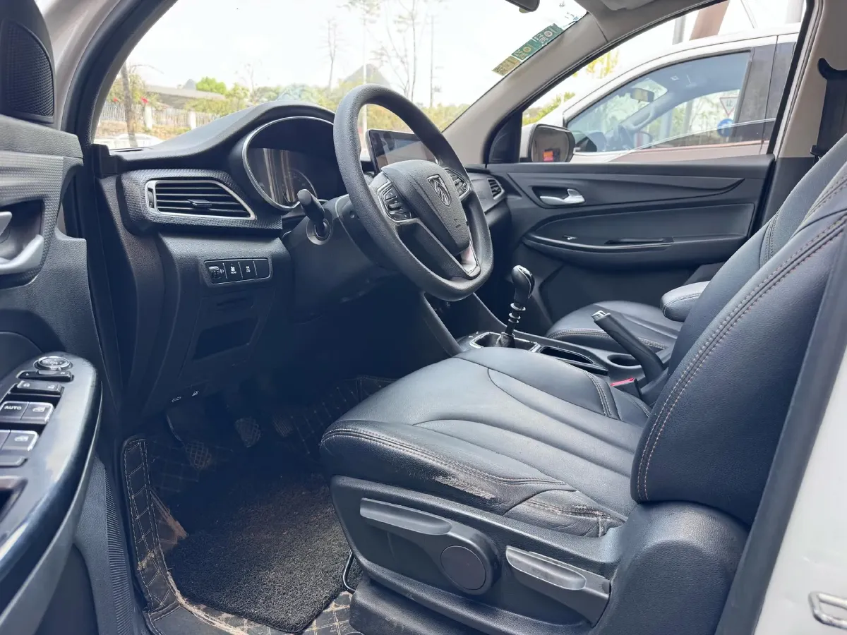 2019 BaoJun 730 1.5T 150HP L4 6MT,autocango,china used car exporter,china ev exporter,chinese used car exporter,chinese used ev exporter