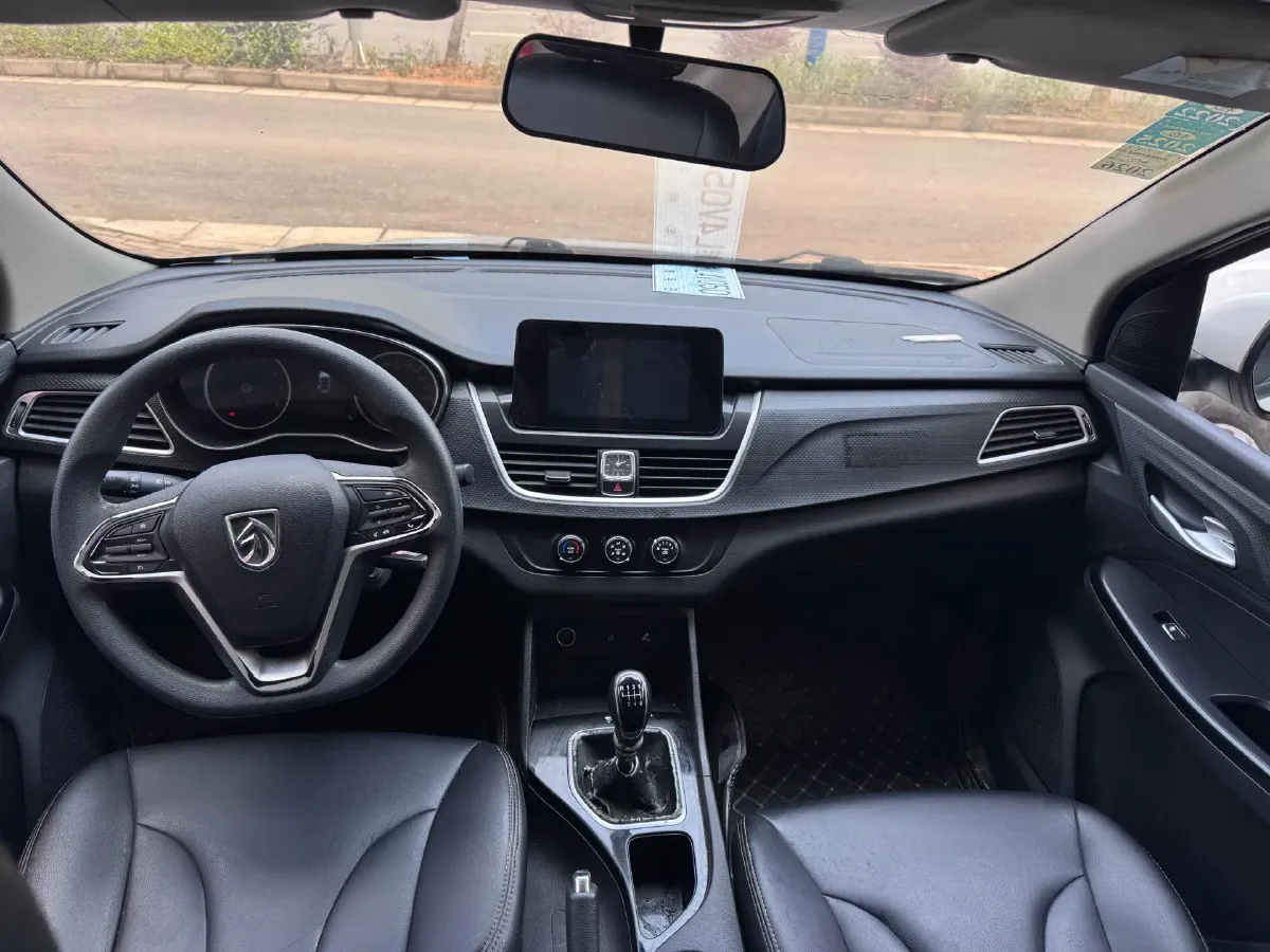 2019 BaoJun 730 1.5T 150HP L4 6MT,autocango,china used car exporter,china ev exporter,chinese used car exporter,chinese used ev exporter