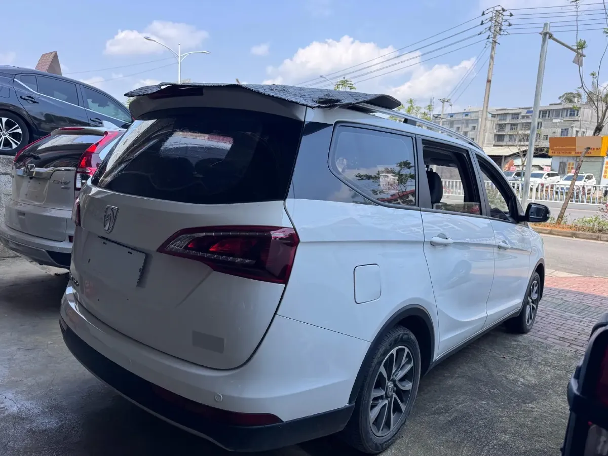 2019 BaoJun 730 1.5T 150HP L4 6MT,autocango,china used car exporter,china ev exporter,chinese used car exporter,chinese used ev exporter