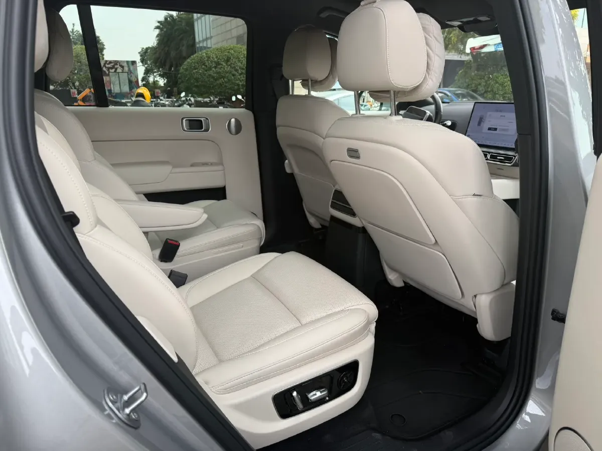 2022 Li L9 Range Extended 154HP REEV 42.6KWH,autocango,china used car exporter,china ev exporter,chinese used car exporter,chinese used ev exporter