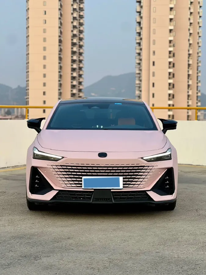 2023 ChangAn UNI-V 1.5T 188HP L4 7DCT,autocango,china used car exporter,china ev exporter,chinese used car exporter,chinese used ev exporter