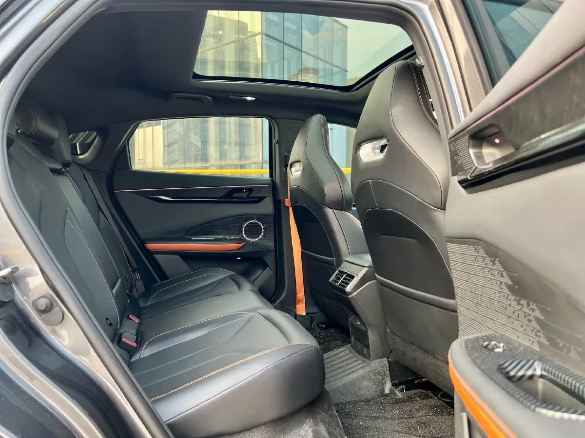 2023 ChangAn UNI-V 1.5T 188HP L4 7DCT,autocango,china used car exporter,china ev exporter,chinese used car exporter,chinese used ev exporter