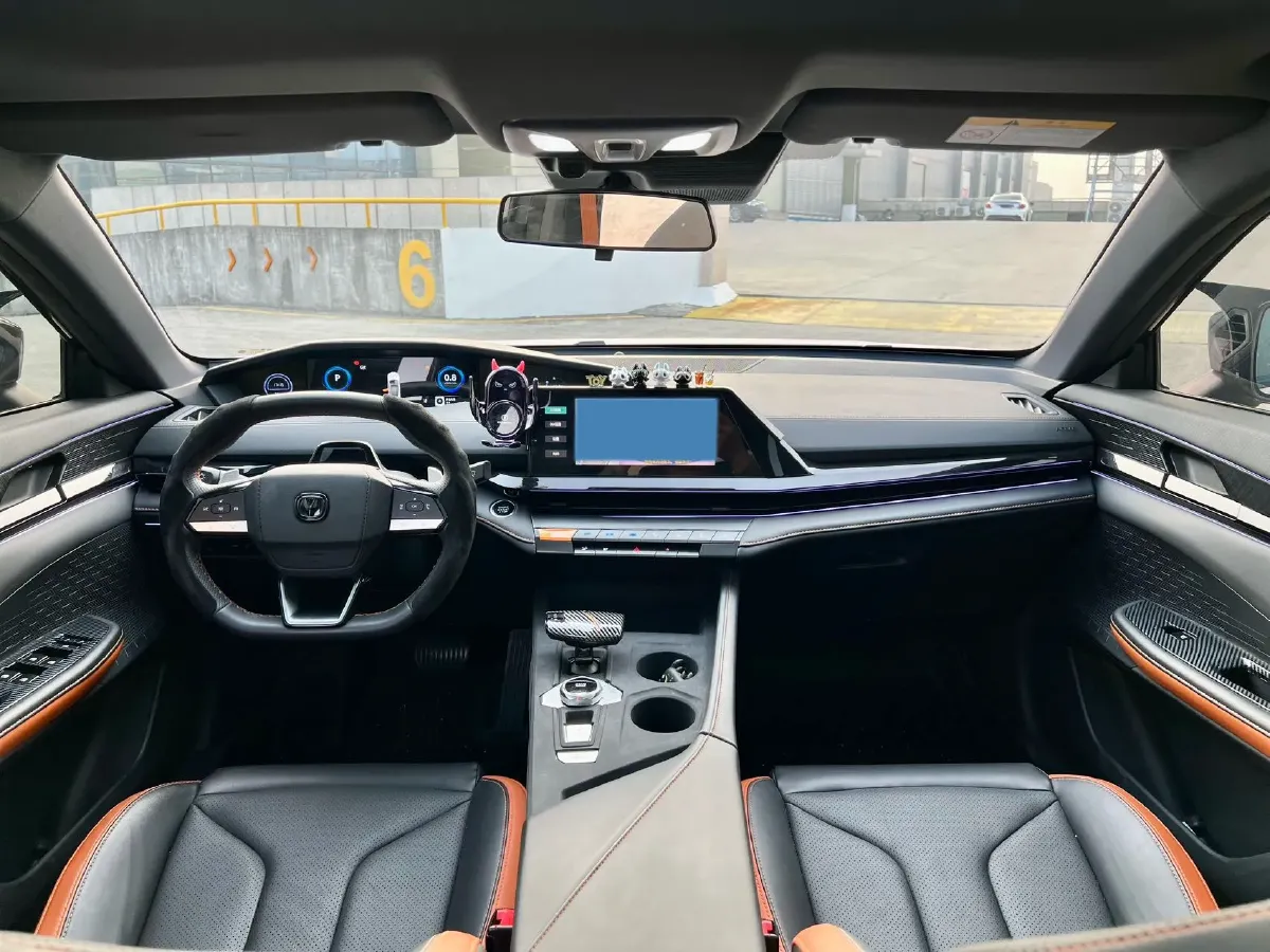 2023 ChangAn UNI-V 1.5T 188HP L4 7DCT,autocango,china used car exporter,china ev exporter,chinese used car exporter,chinese used ev exporter