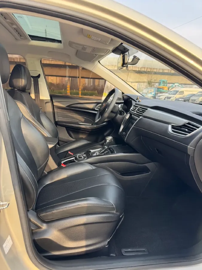 2019 Roewe i5 1.5L 120HP L4 CVT,autocango,china used car exporter,china ev exporter,chinese used car exporter,chinese used ev exporter