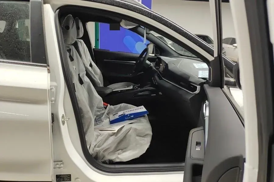 2025 Geely Coolray 1.5T 181HP L4 7DCT,autocango,china used car exporter,china ev exporter,chinese used car exporter,chinese used ev exporter