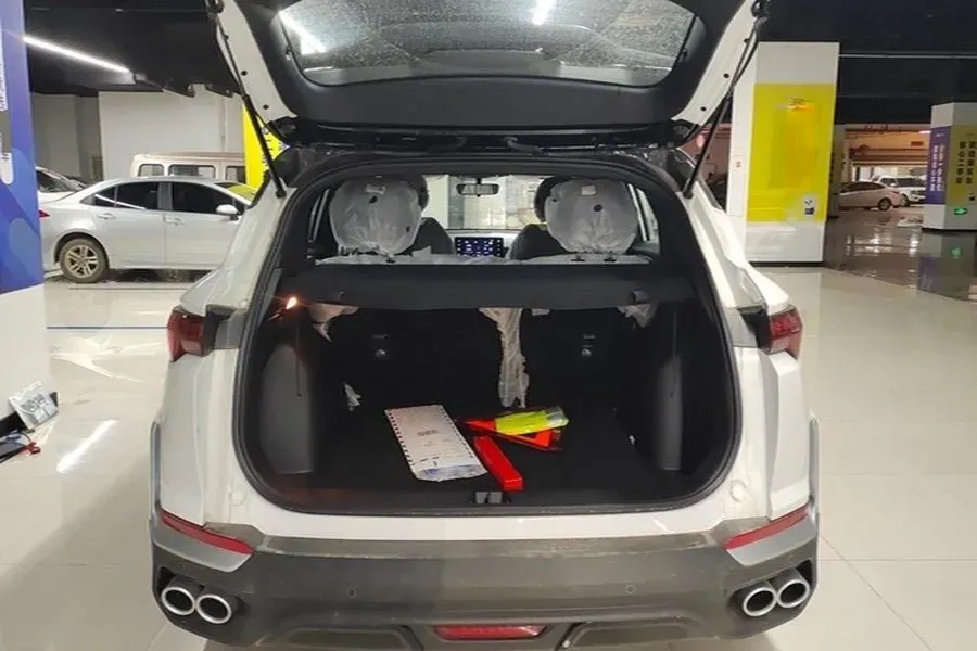 2025 Geely Coolray 1.5T 181HP L4 7DCT,autocango,china used car exporter,china ev exporter,chinese used car exporter,chinese used ev exporter