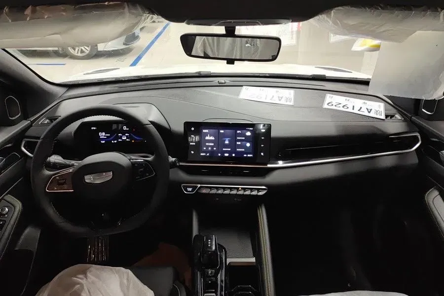 2025 Geely Coolray 1.5T 181HP L4 7DCT,autocango,china used car exporter,china ev exporter,chinese used car exporter,chinese used ev exporter