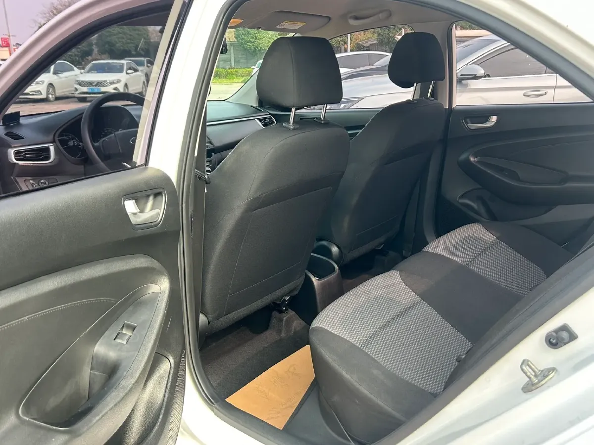 2017 Hyundai Reina 1.4L 95HP L4 5MT,autocango,china used car exporter,china ev exporter,chinese used car exporter,chinese used ev exporter