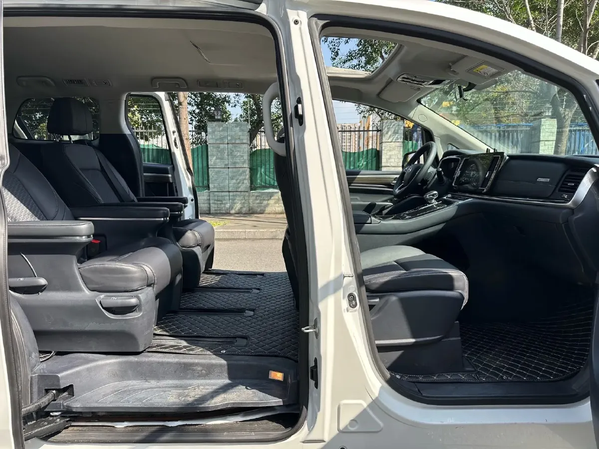 2023 GAC Trumpchi M8 2.0T 252HP L4 8AT,autocango,china used car exporter,china ev exporter,chinese used car exporter,chinese used ev exporter