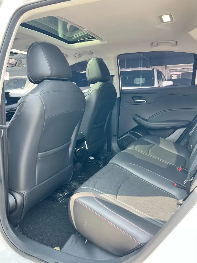 2023 Roewe i5 1.5L 129HP L4 CVT,autocango,china used car exporter,china ev exporter,chinese used car exporter,chinese used ev exporter