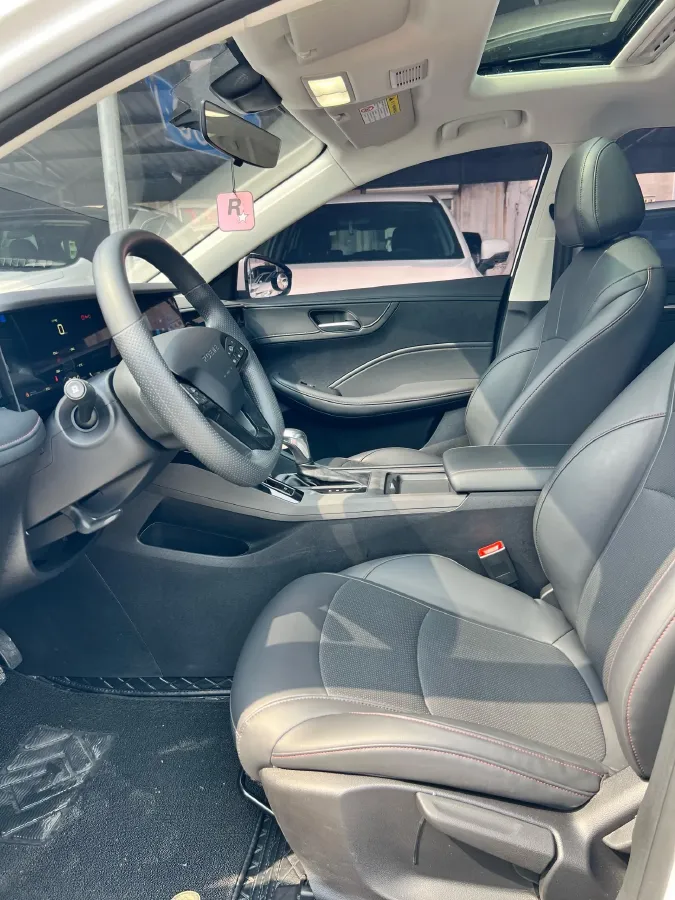 2023 Roewe i5 1.5L 129HP L4 CVT,autocango,china used car exporter,china ev exporter,chinese used car exporter,chinese used ev exporter