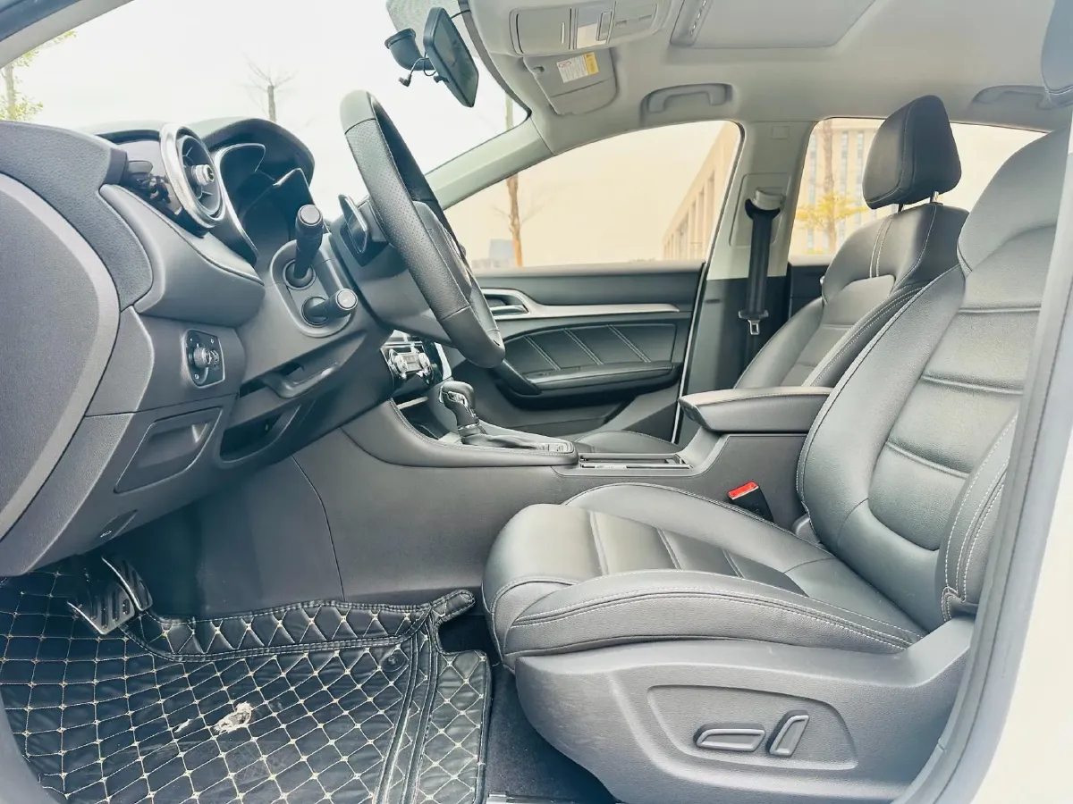 2019 MAXUS D60 1.5T 169HP L4 7DCT,autocango,china used car exporter,china ev exporter,chinese used car exporter,chinese used ev exporter