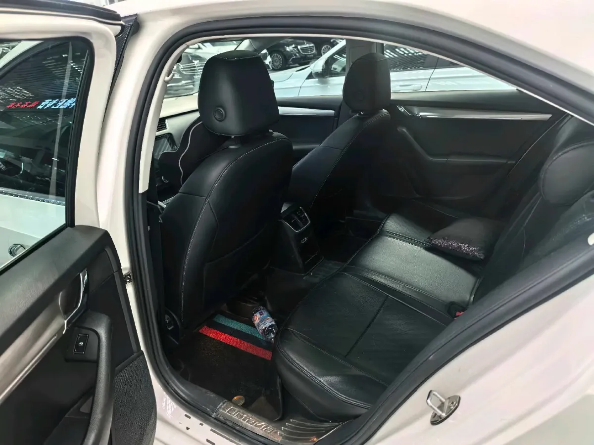 2018 Skoda Octavia 1.4T 150HP L4 7DCT,autocango,china used car exporter,china ev exporter,chinese used car exporter,chinese used ev exporter