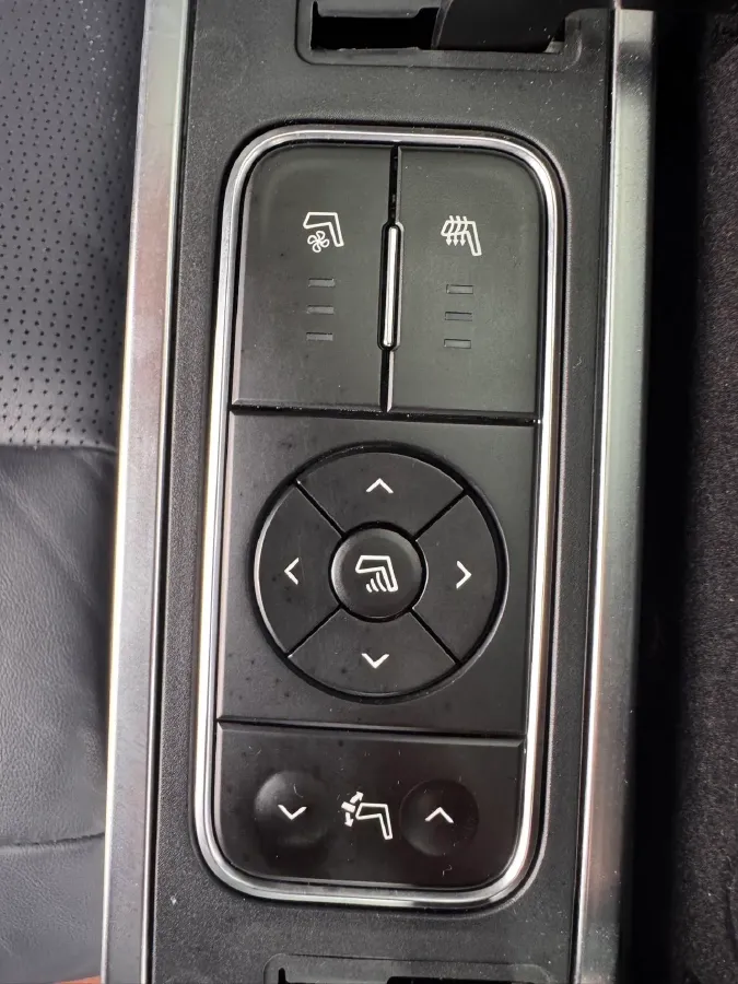 2023 GAC Trumpchi M8 2.0T 252HP L4 8AT,autocango,china used car exporter,china ev exporter,chinese used car exporter,chinese used ev exporter