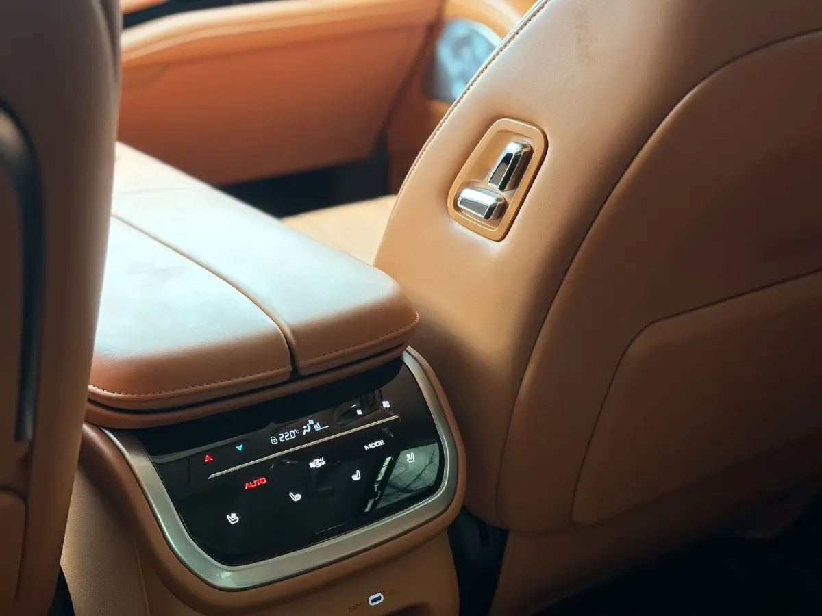 2025 WEY BlueMountain 1.5T 170HP L4 4DHT PHEV 44.5KWH,autocango,china used car exporter,china ev exporter,chinese used car exporter,chinese used ev exporter