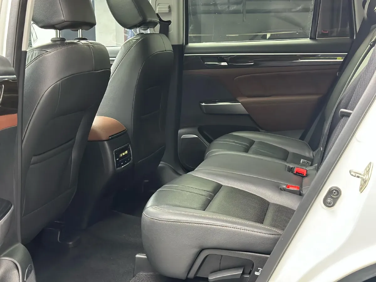 2017 GAC Trumpchi GS8 2.0T 201HP L4 6AT,autocango,china used car exporter,china ev exporter,chinese used car exporter,chinese used ev exporter