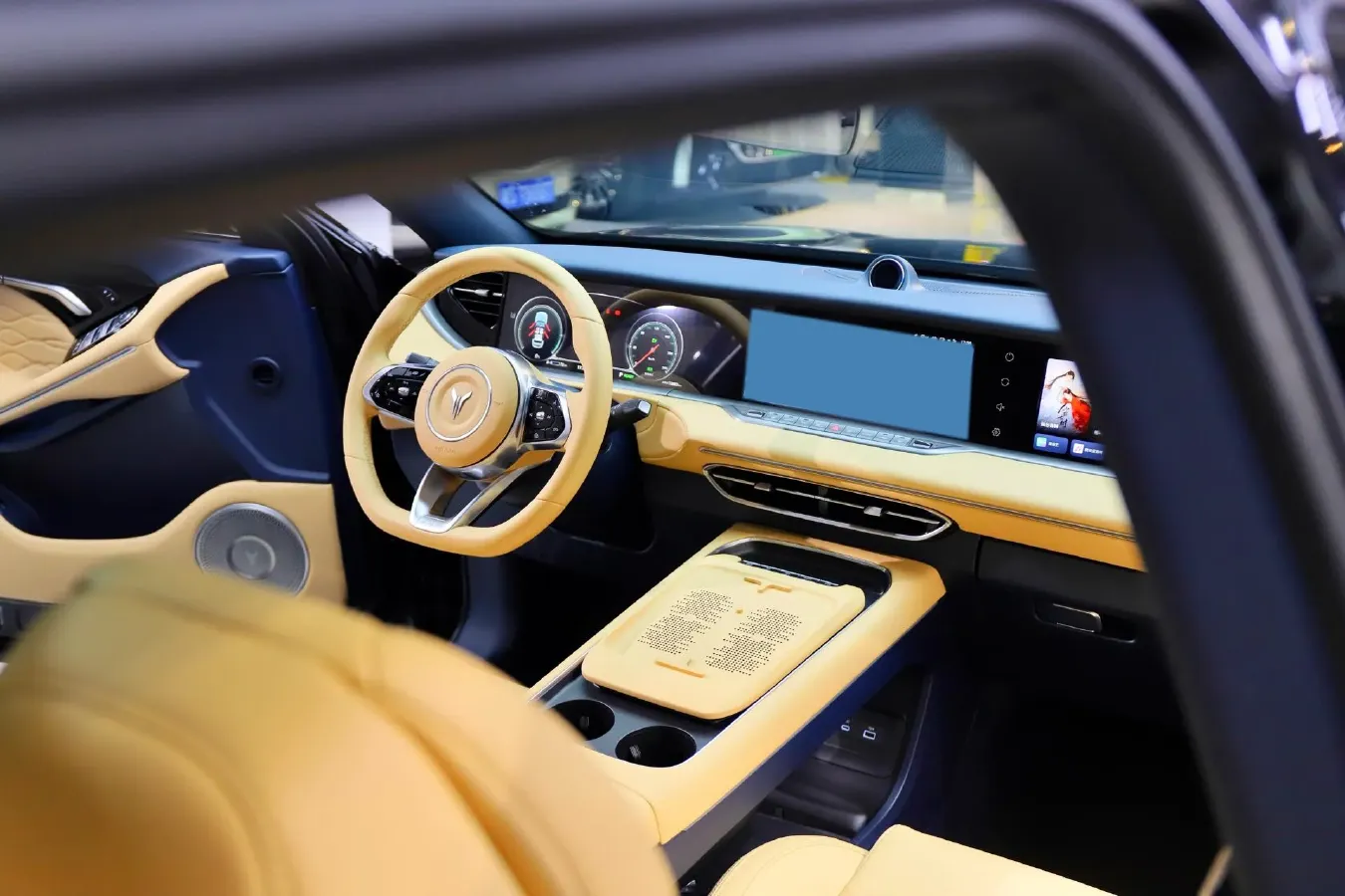 2024 Voyah FREE 1.5T 150HP L4 REEV 39.2KWH,autocango,china used car exporter,china ev exporter,chinese used car exporter,chinese used ev exporter