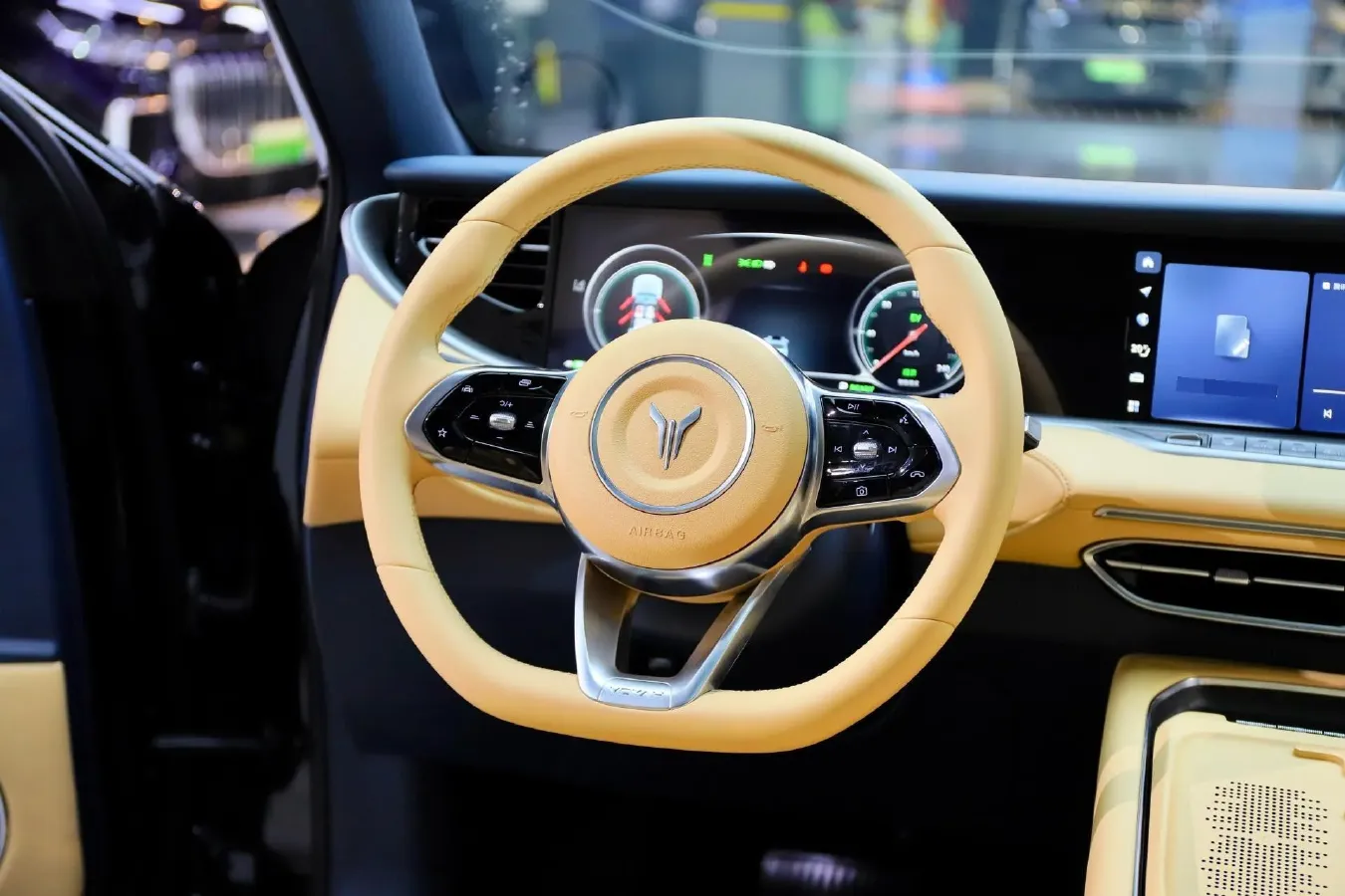 2024 Voyah FREE 1.5T 150HP L4 REEV 39.2KWH,autocango,china used car exporter,china ev exporter,chinese used car exporter,chinese used ev exporter