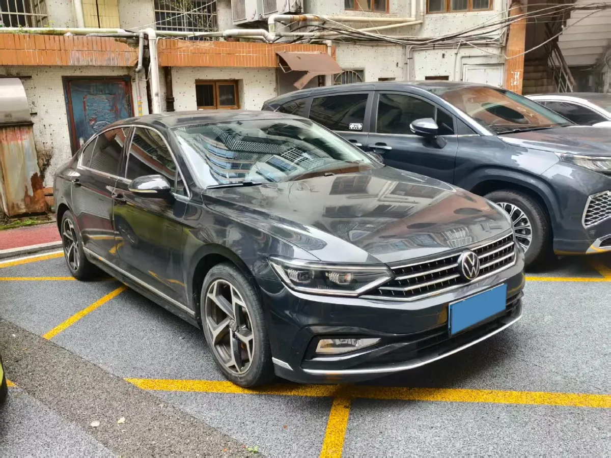 2023 Volkswagen Magotan 2.0T 186HP L4 7DCT,autocango,china used car exporter,china ev exporter,chinese used car exporter,chinese used ev exporter