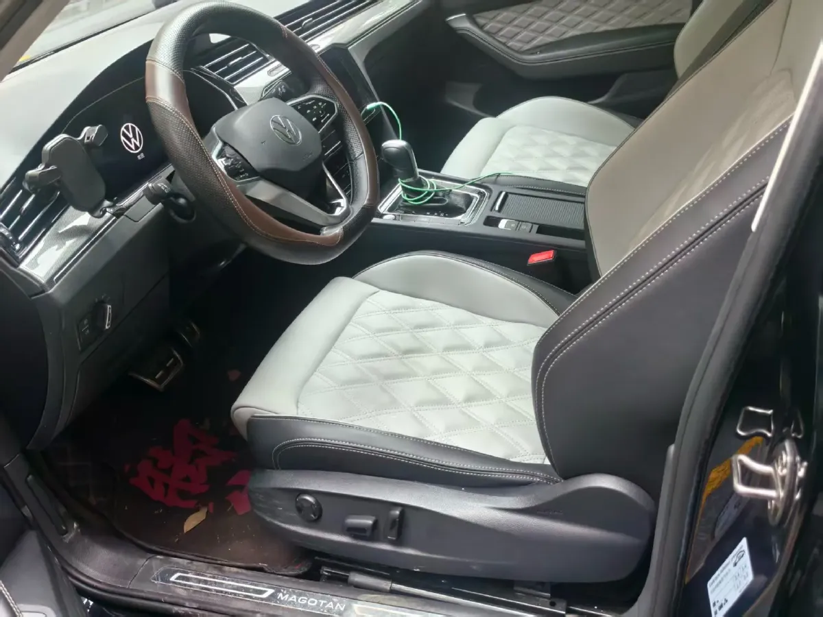 2023 Volkswagen Magotan 2.0T 186HP L4 7DCT,autocango,china used car exporter,china ev exporter,chinese used car exporter,chinese used ev exporter