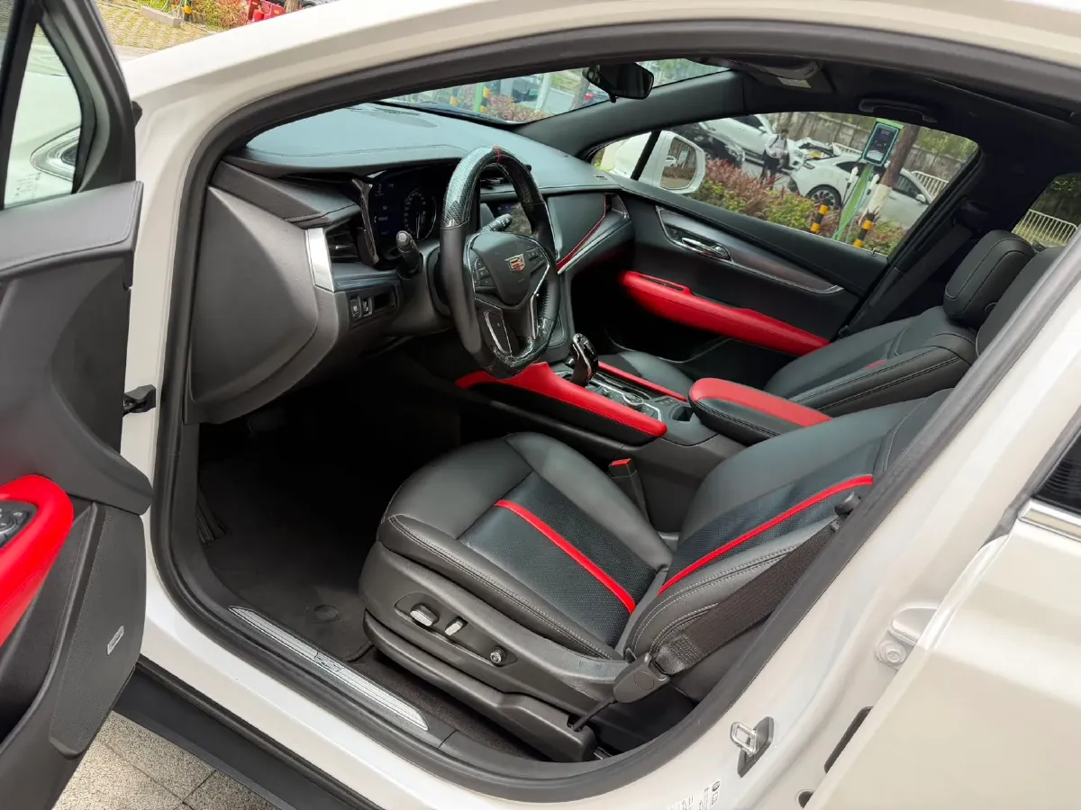 2020 Cadillac XT5 2.0T 241HP L4 9AT,autocango,china used car exporter,china ev exporter,chinese used car exporter,chinese used ev exporter